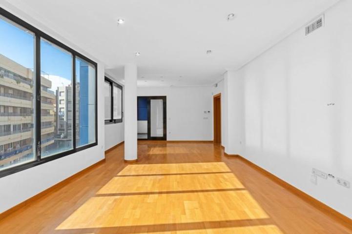 Piso en venta en Motril, Centro photo 0