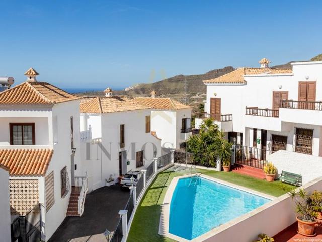 Bungalow en venta en Arona photo 0