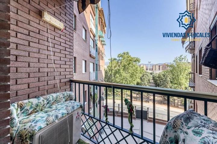 Piso en venta en Granada, Palacio de deportes photo 0