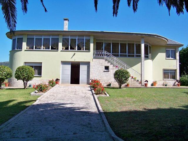 Casa en venta en Ferrol, Cobas photo 0