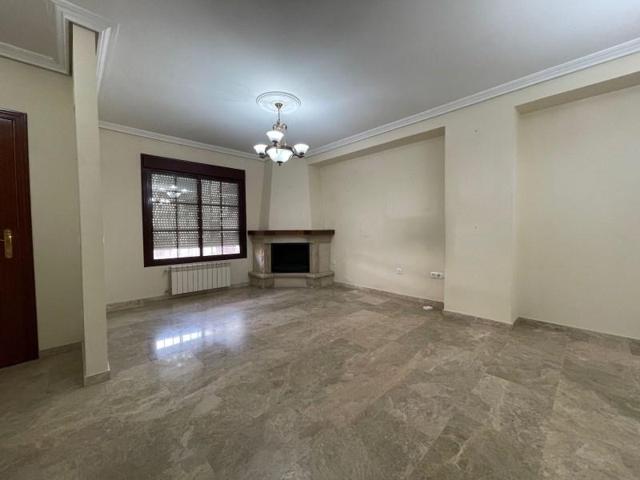 Bungalow en venta en Badajoz, Huerta Rosales photo 0