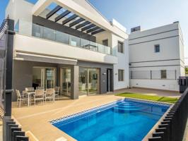 Chalet en venta en Orihuela photo 0