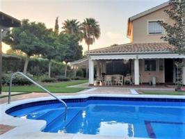 Casa en venta en La Carlota, Urbanización las lomas del rey photo 0