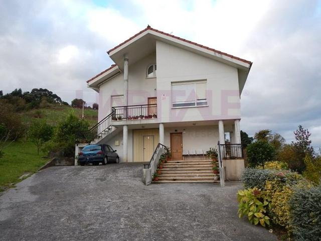 Casa en venta en Laredo, Tarrueza photo 0