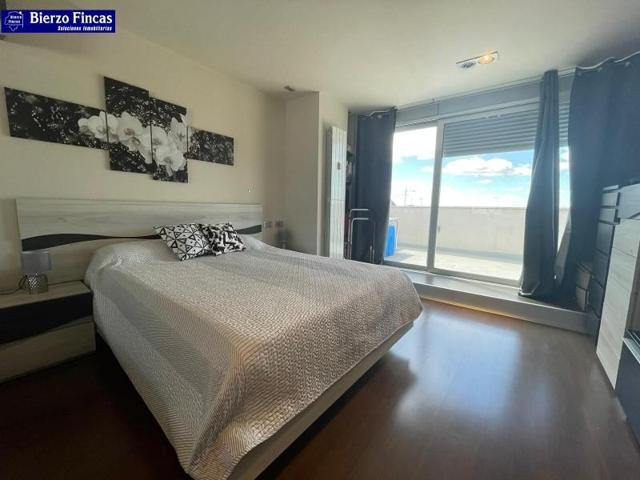 Aticos en venta en León, La Chantría photo 0