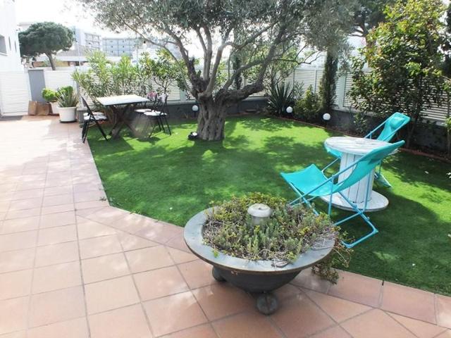 Apartamento en venta en Roses, Santa Margarida photo 0