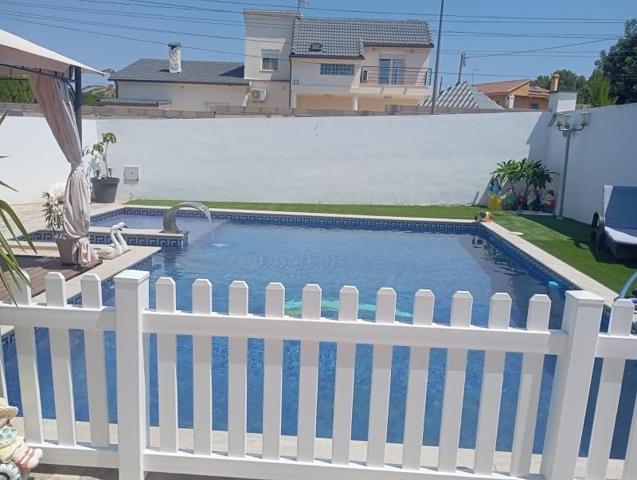 Casa en venta en La Pobla de Vallbona, La pobla de Vallbona photo 0