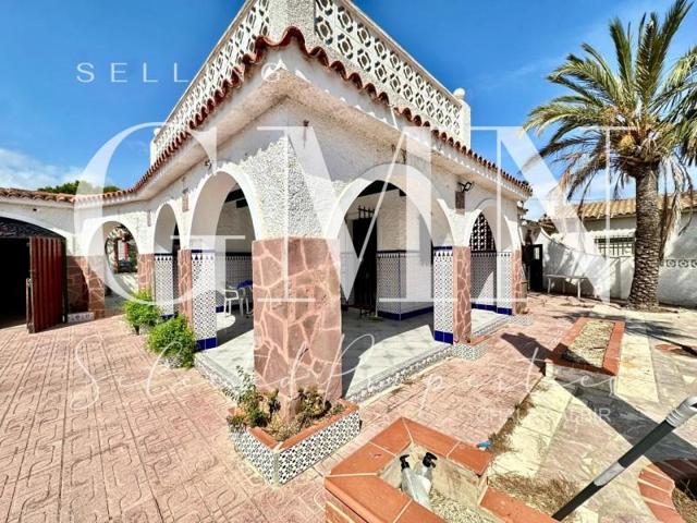 Chalet en venta en Alfaz del Pi, Albir photo 0
