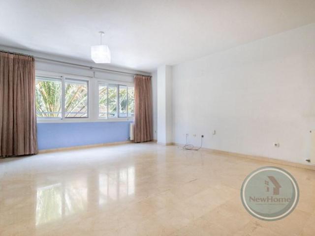 Piso en venta en Alicante photo 0