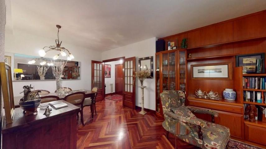Piso en venta en Bilbao, Iralabarri photo 0