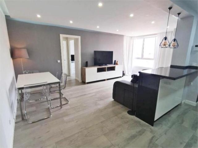 Piso en venta en Málaga, Vistafranca photo 0