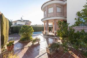 Chalet en venta en Albolote, Urb. Parque de Cubillas photo 0