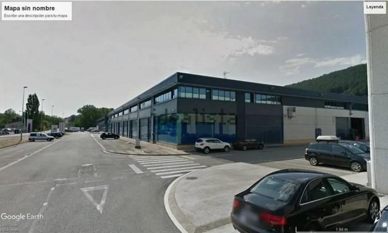 Nave industrial en venta en Arre, Arre photo 0
