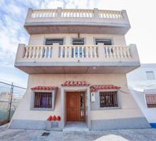 Casa en venta en Valencia, Playa el perellonet photo 0