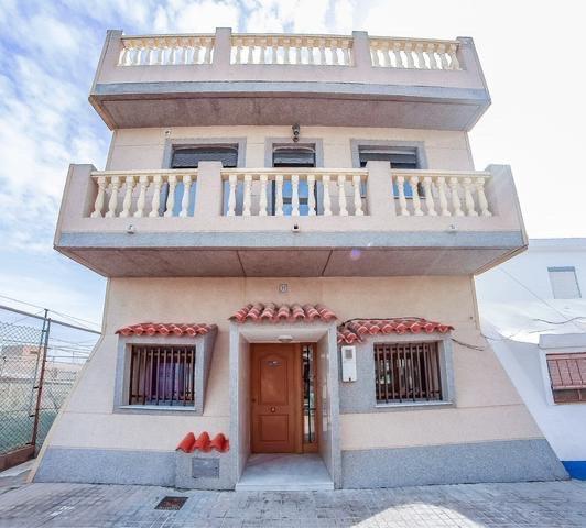 Casa en venta en Valencia, Playa el perellonet photo 0