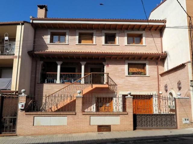 Bungalow en venta en Almorox photo 0