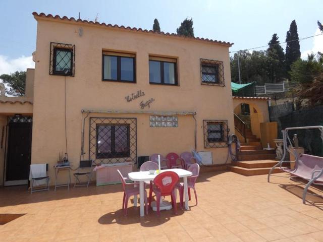 Chalet en venta en Roses, ELS GRECS photo 0