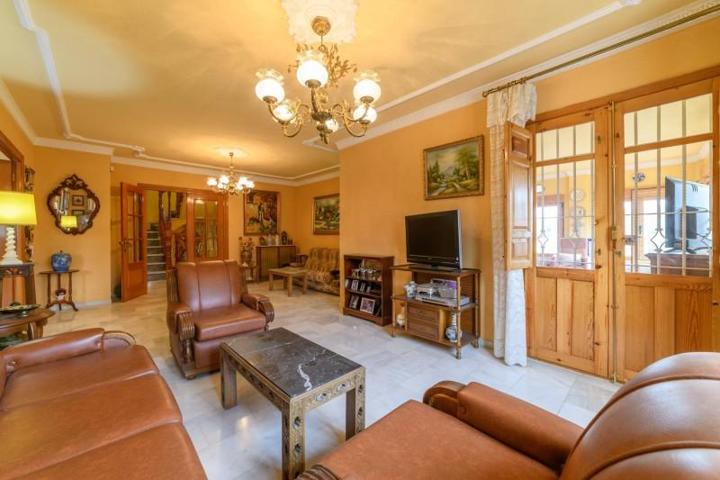 Casa en venta en Ogíjares, H.belen photo 0