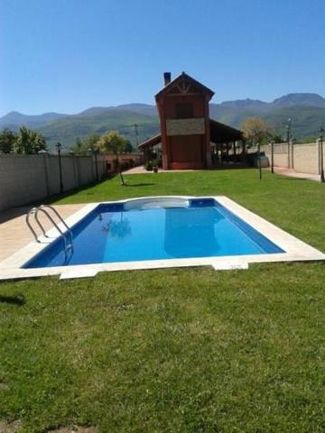 Chalet en venta en Carracedelo, Dehesas photo 0