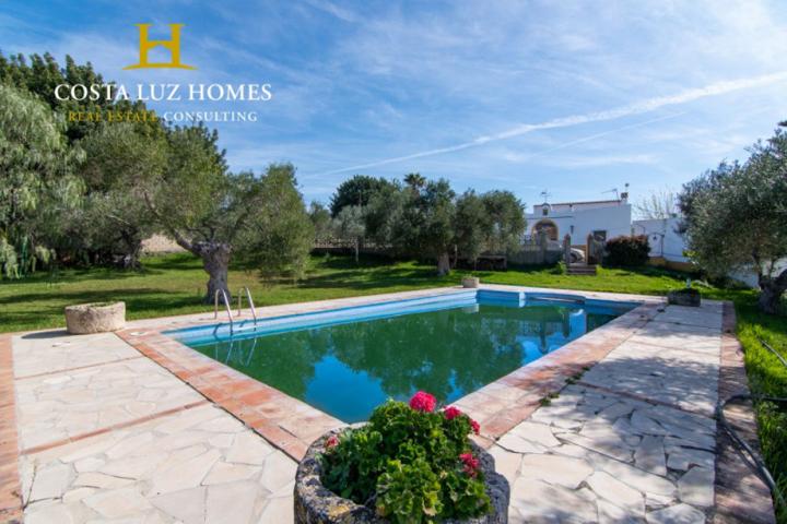Casa con terreno en venta en Arcos de la Frontera, Arcos de la frontera photo 0