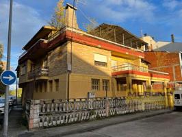 Chalet en venta en Sarria photo 0