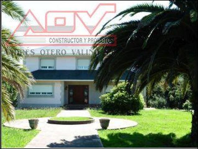 Casa en venta en Ferrol, Catabois photo 0