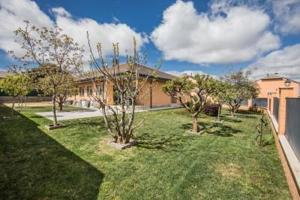 Chalet en venta en Ávila photo 0