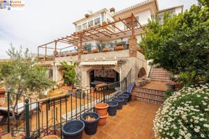 Chalet en venta en Monachil, Barrio de la vega photo 0