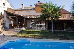 Chalet en venta en Santo Domingo de Pirón photo 0