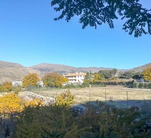 Edificio en venta en Güejar Sierra, Ladera norte de sierra nevada photo 0