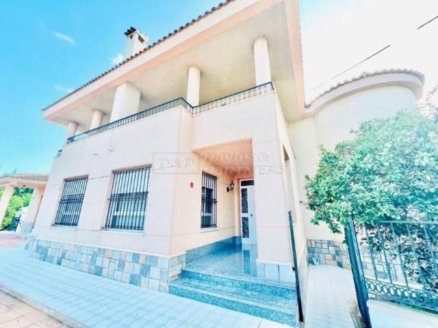 Chalet en venta en Callosa de Segura, Callosa De Segura photo 0