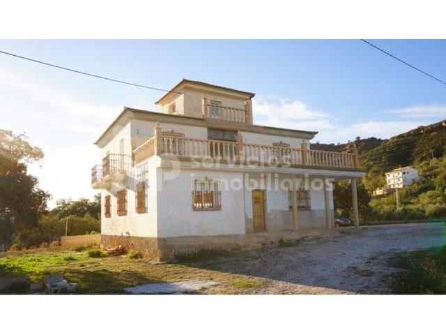 Chalet en venta en Comares photo 0