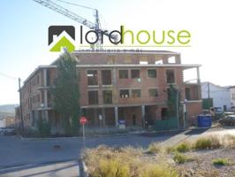 Edificio en venta en Peal de Becerro photo 0