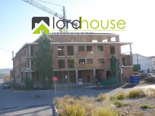 Edificio en venta en Peal de Becerro photo 0