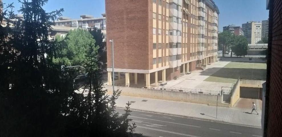 Piso en venta en Valladolid, Huerta del rey photo 0