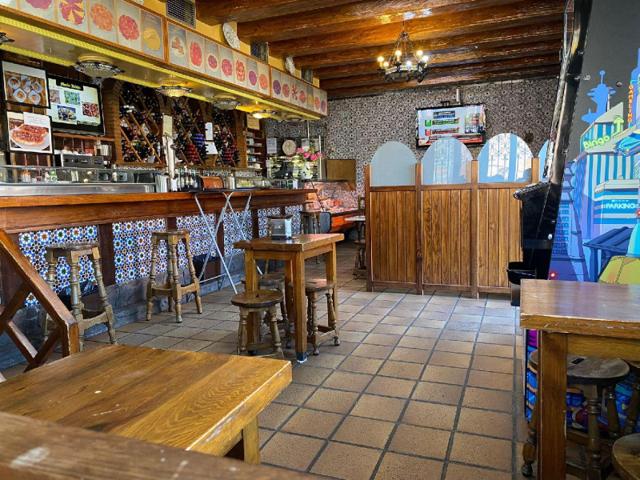 Local comercial en venta en Alcobendas photo 0