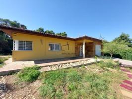 Casa en venta en Torrelles de Foix, La plana de les torres photo 0