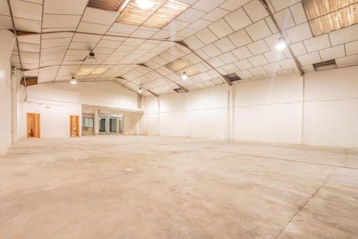 Local comercial en venta en Xirivella, Xirivella photo 0