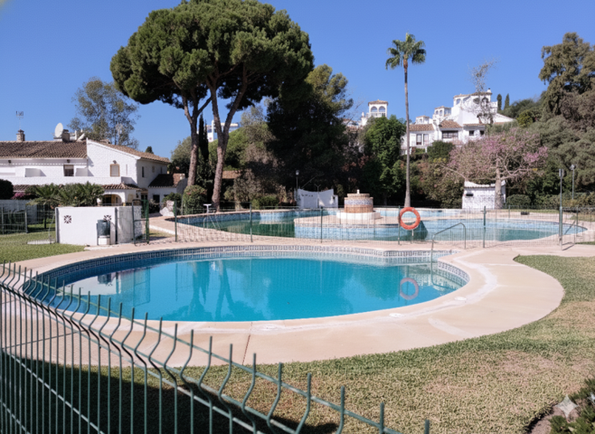 Bungalow en venta en Elviria, Costa del Sol photo 0
