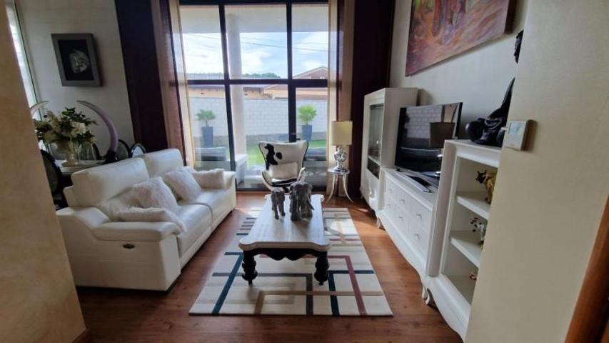 Chalet en venta en Cuadros, Santibanez del Bernesga photo 0