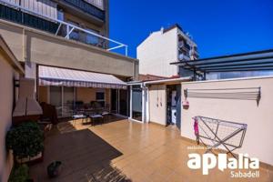 Planta baja en venta en Sabadell, Creu alta photo 0