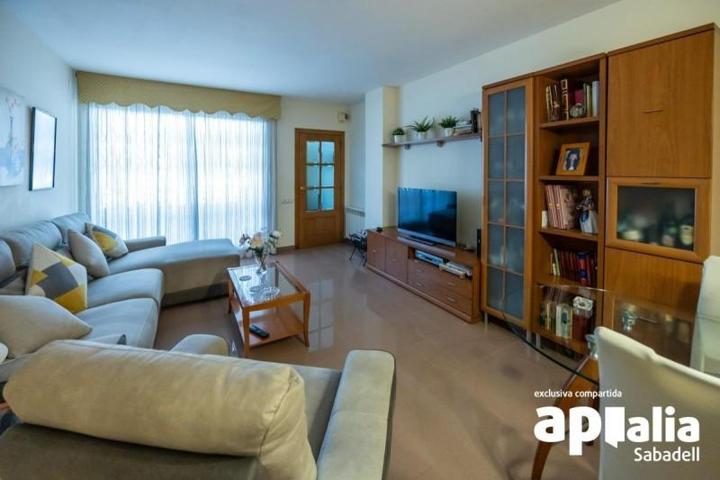 Planta baja en venta en Sabadell, Creu alta photo 0