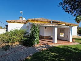Chalet en venta en Chiclana de la Frontera, Hozanejo photo 0