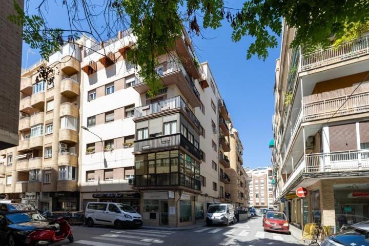 Piso en venta en Granada, Centro photo 0