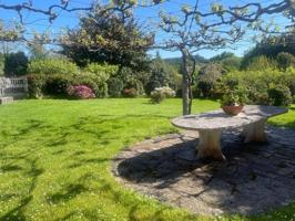 Chalet en venta en Santiago de Compostela photo 0