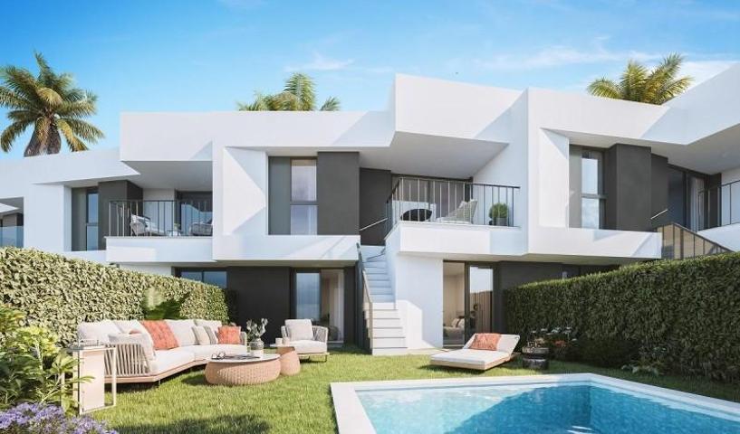 Adosada en venta en Torre del Mar, BAVIERA GOLF photo 0