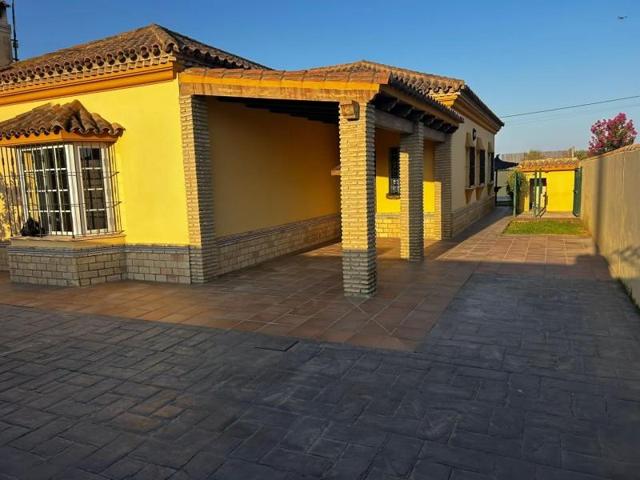 Chalet en venta en Chiclana de la Frontera, Los Gallos - La Coquina photo 0