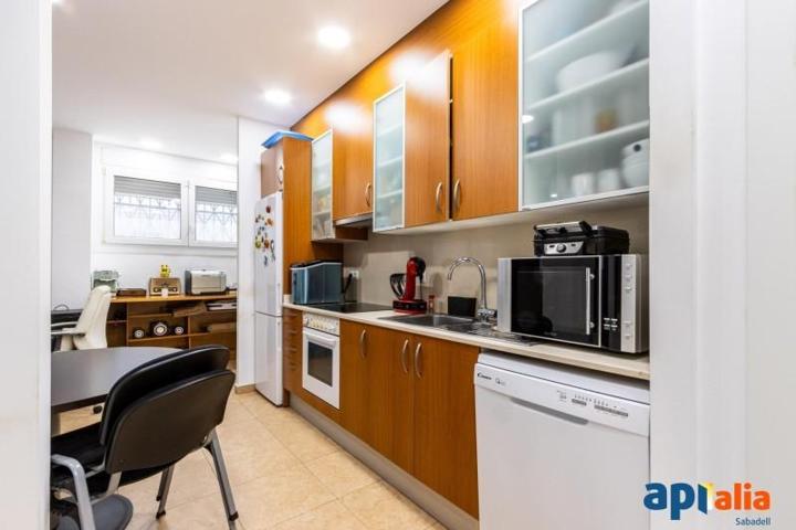 Piso en venta en Sabadell, El Centre photo 0