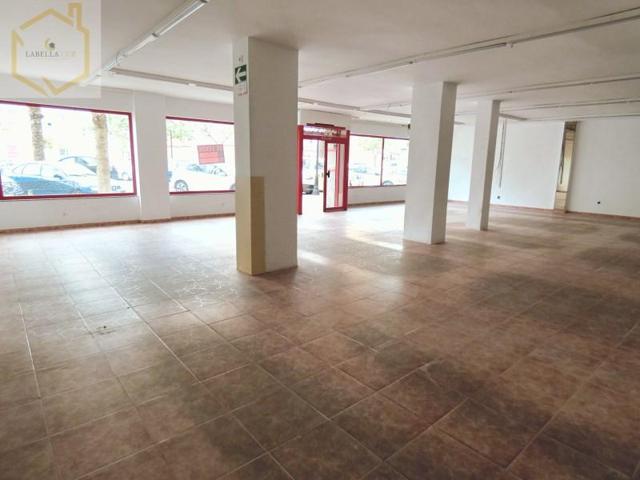 Local comercial en venta en Fuengirola photo 0