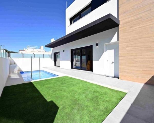 Casa en venta en Orihuela photo 0
